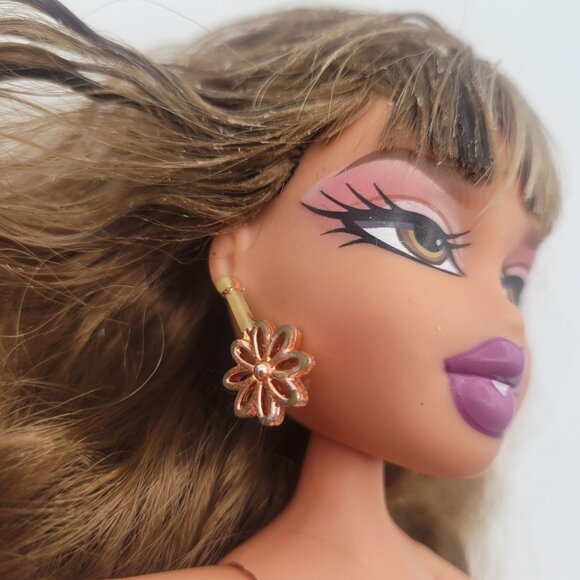 MGA Entertainment Bratz Always Yasmin Jointed Poseable Doll Nude - Picture 4 of 13